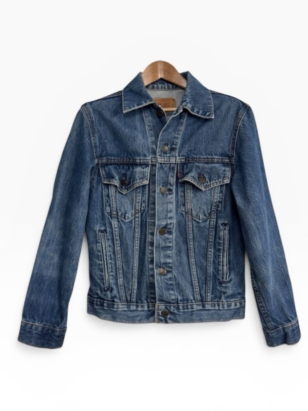 Vintage Levi’s 70506 0216 Denim Trucker Jacket Classic Jean Blue Coat Size 36